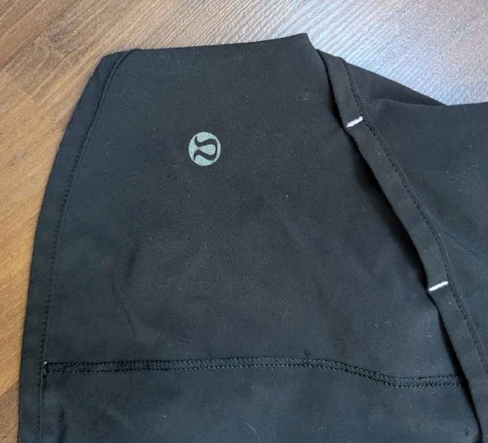 🏆 Lululemon Shorts - Size US 4 - photo 3