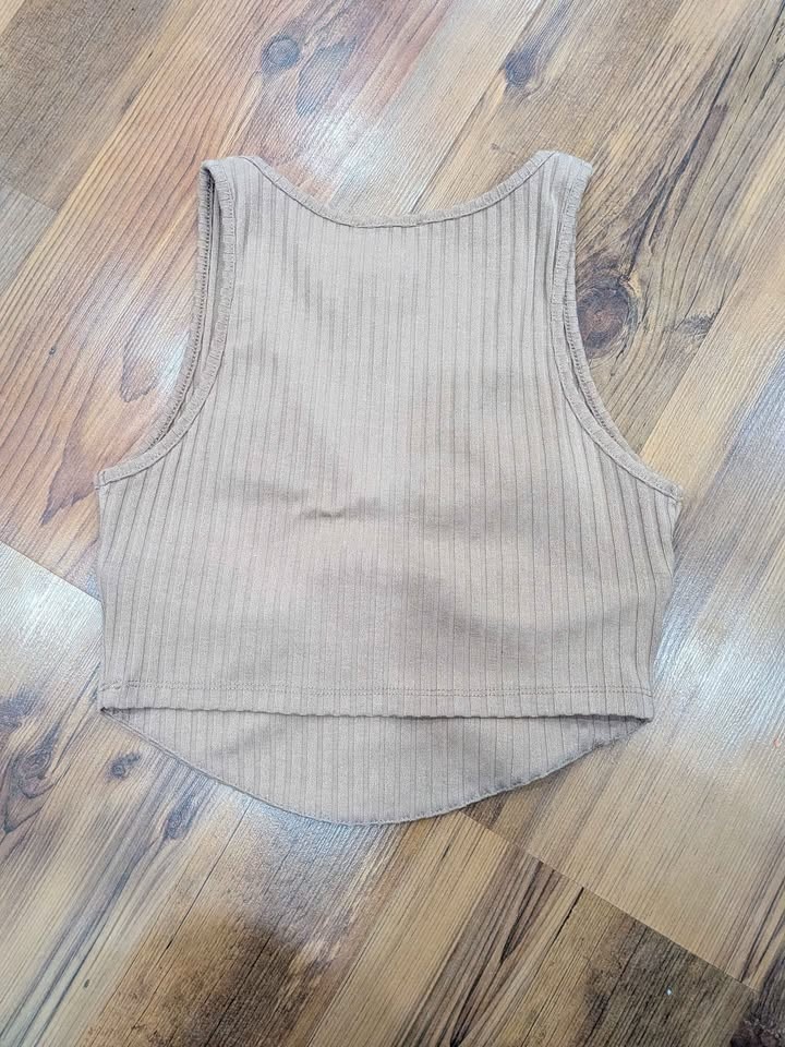 🏆 Princess Polly Ribbed V-Neck Crop Top - photo 3