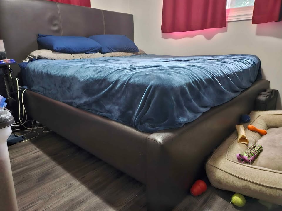 King Size Bed Frame - photo 2