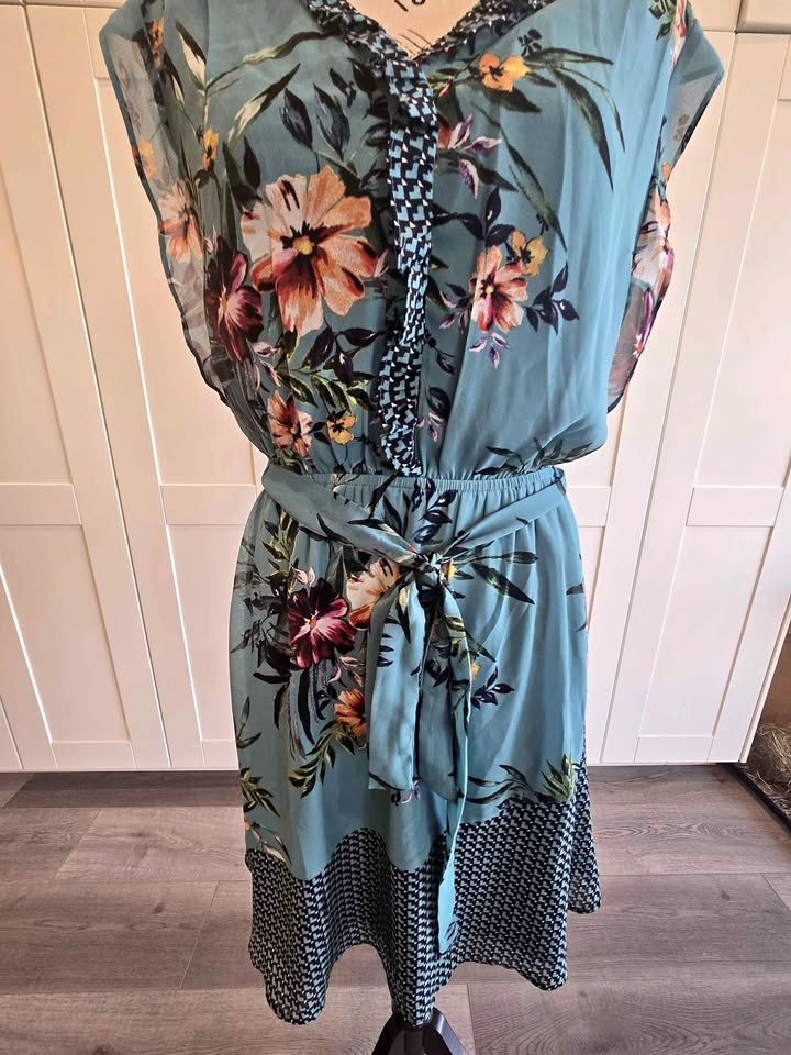Gorgeous floral dress