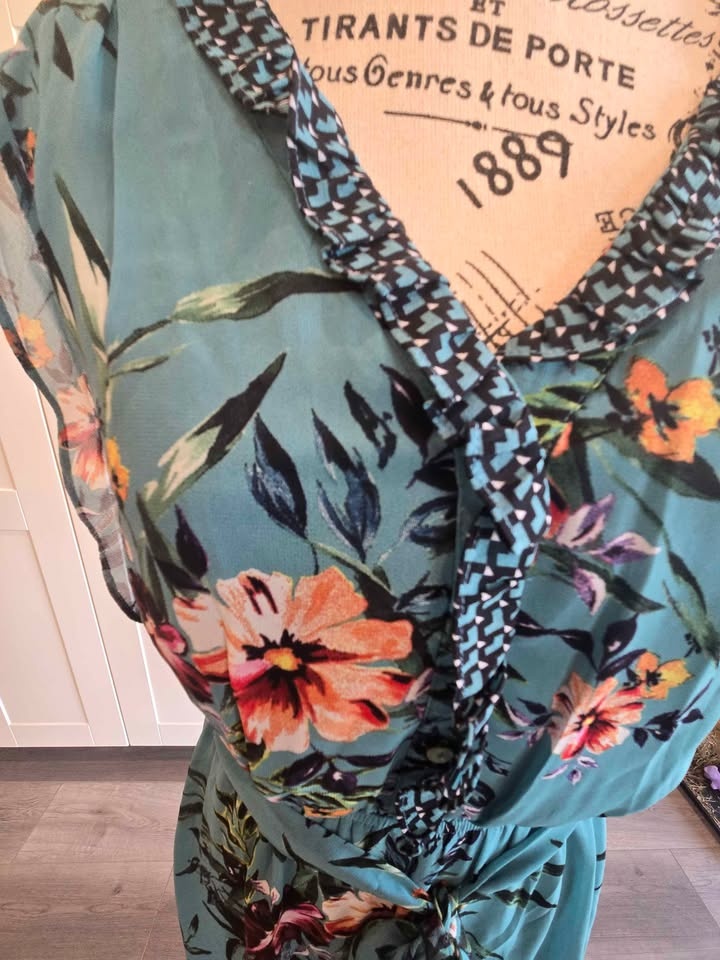 Gorgeous floral dress - photo 2