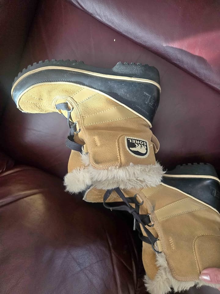 Sorel Tivoli Fur Lined Winter Boots - Ladies Size 8