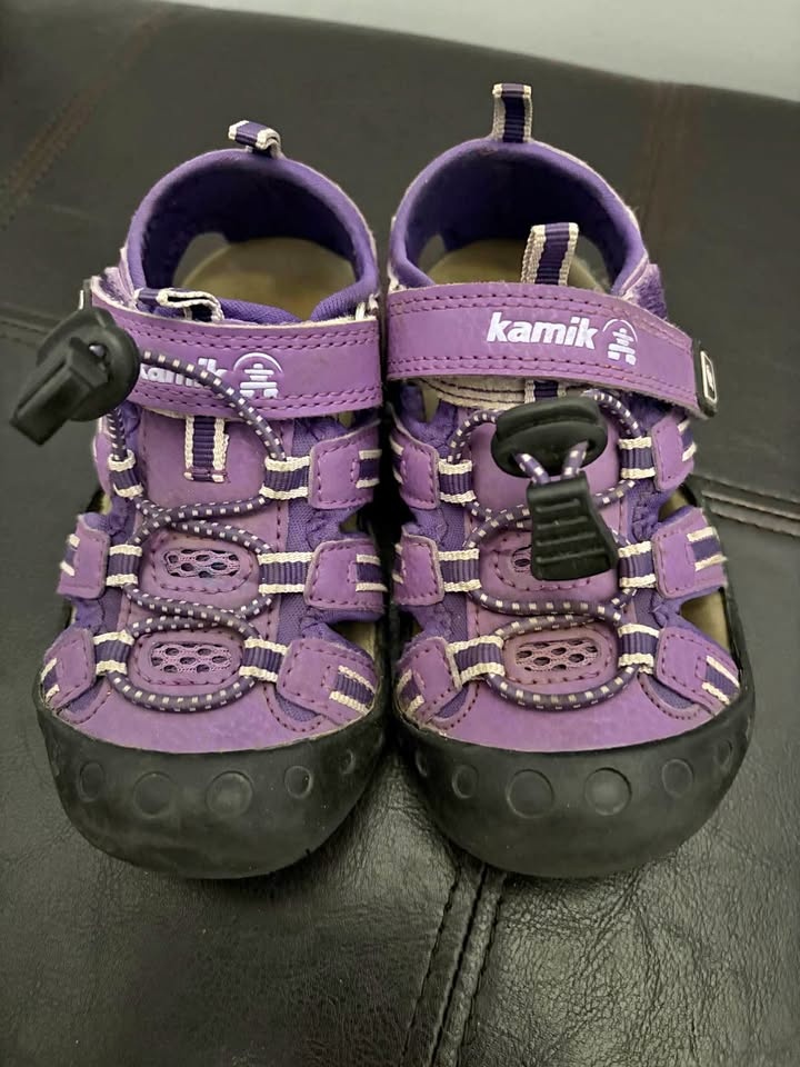 Kamik Toddler Sandals 9T