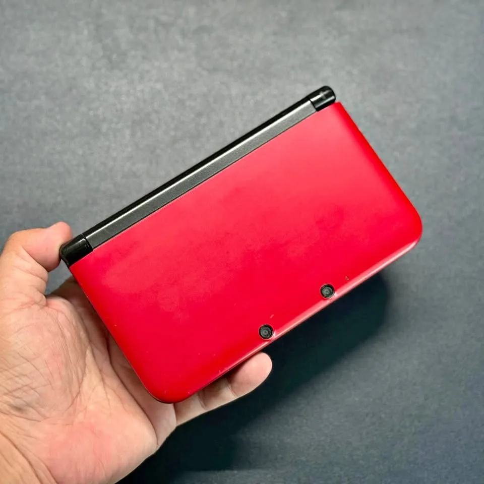 Nintendo 3DS XL – Red/Black (Fully Modded, 64GB) thumbnail