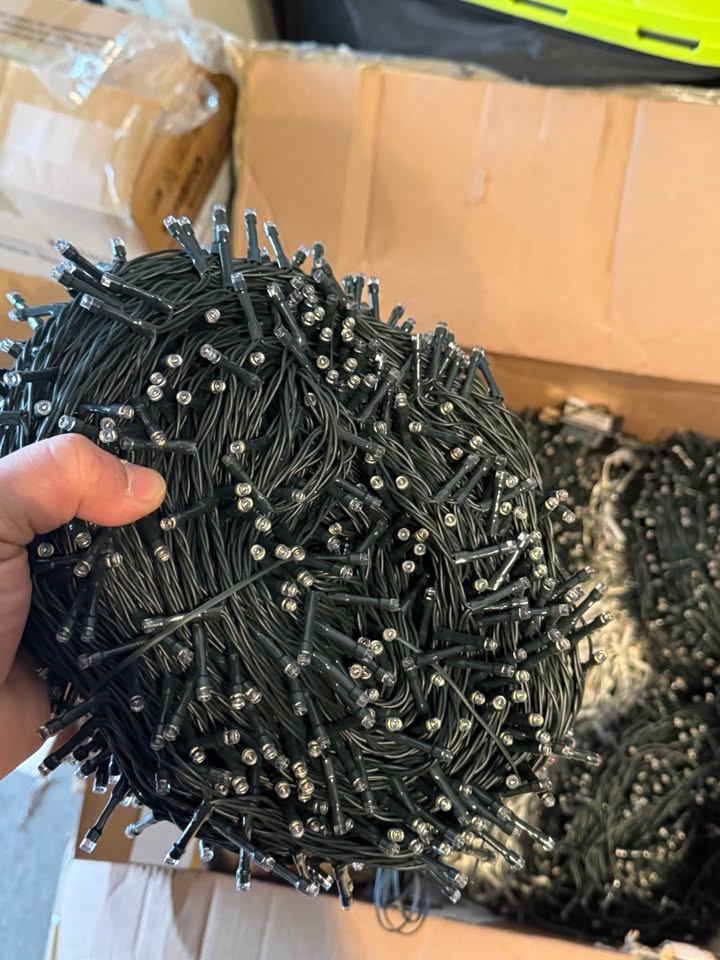 360 LED Icicle Lights - photo 3