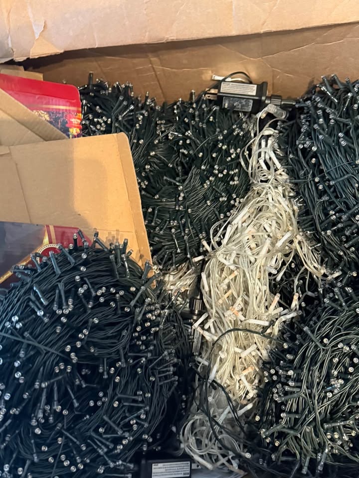 360 LED Icicle Lights - photo 4