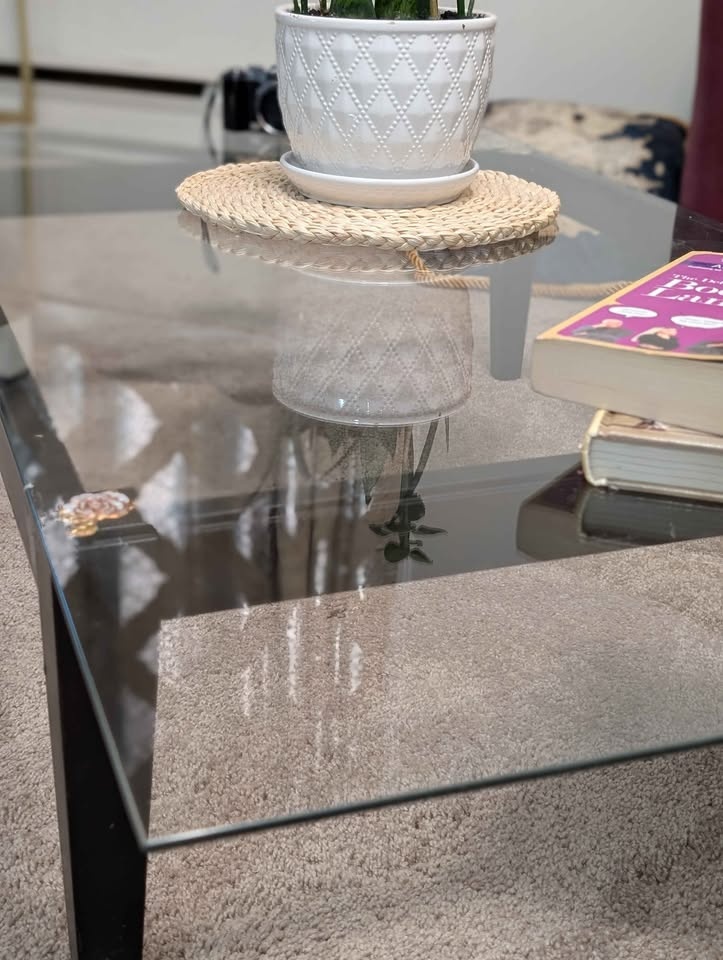 Sleek design glass table - photo 2