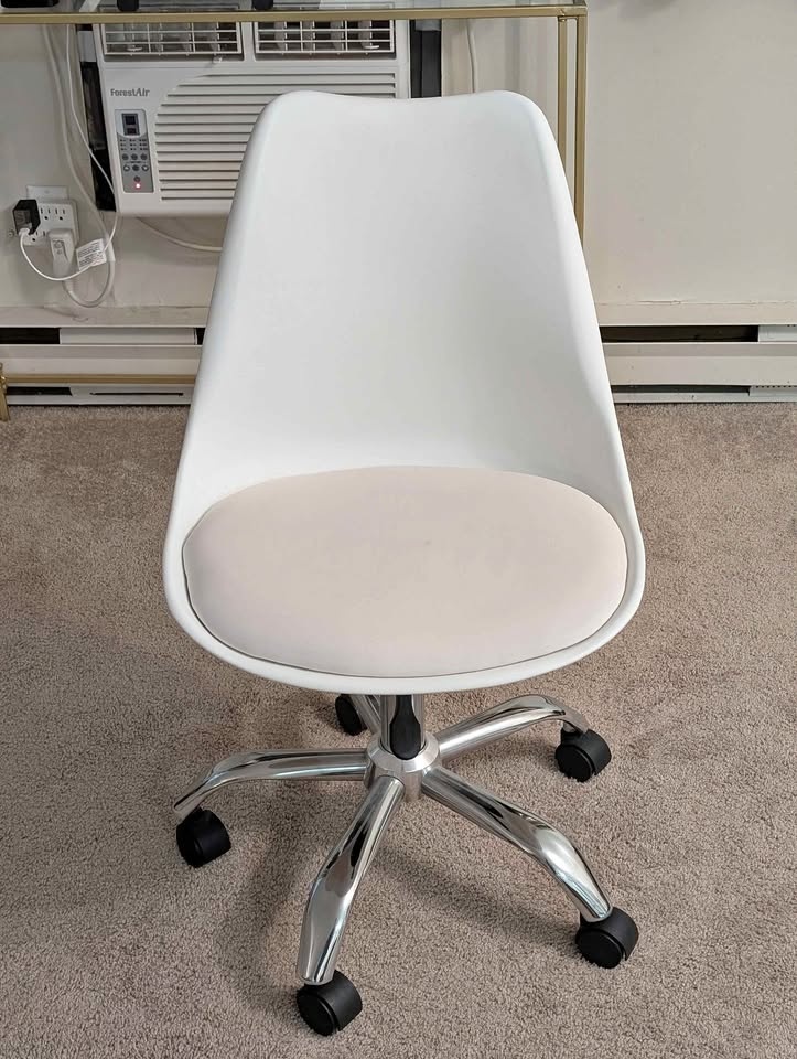 Emerson White Office Chair with Pneumatic Chrome Base