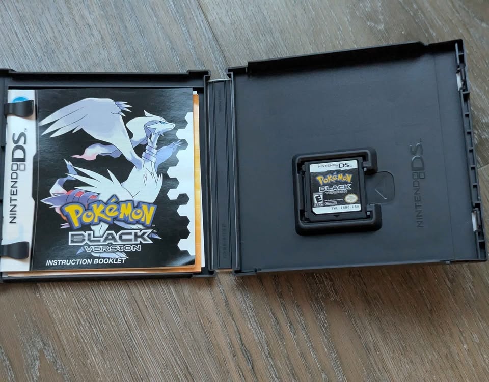 Pokemon Black CIB - Nintendo DS - photo 2