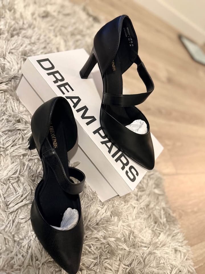Brand New DREAM PAIRS Women's Strappy Heels Shoes Size 9 - photo 3