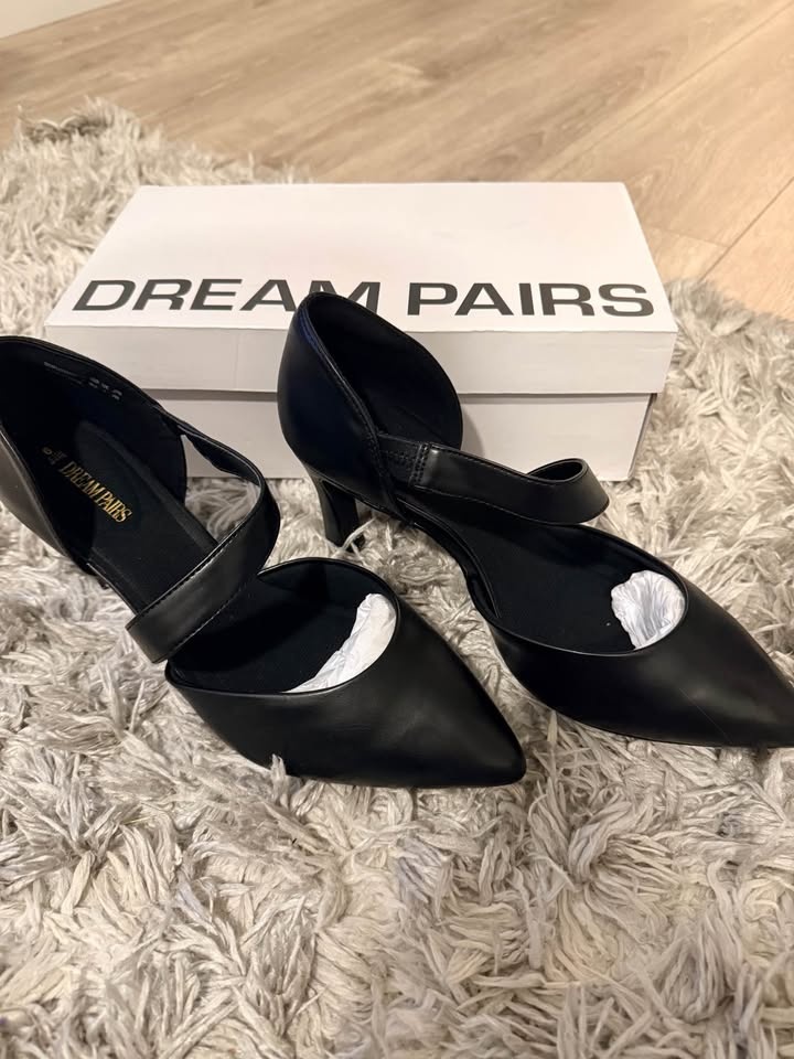 Brand New DREAM PAIRS Women's Strappy Heels Shoes Size 9 - photo 4