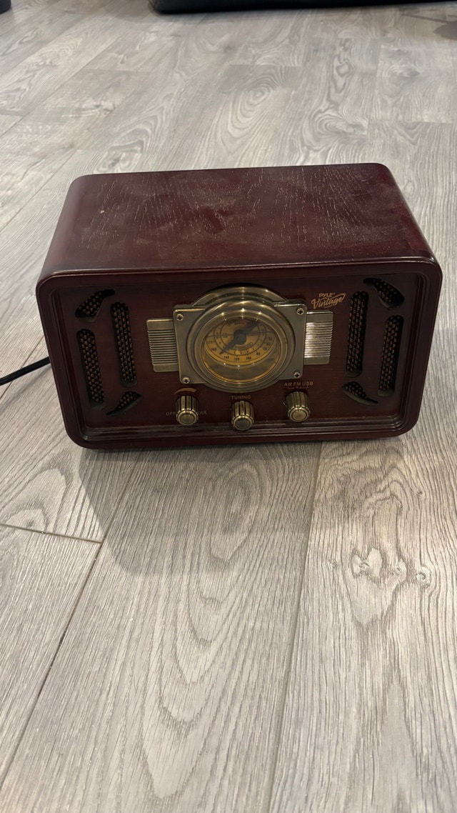 Pyle Vintage Electric Radio - AM/FM/USB - photo 4