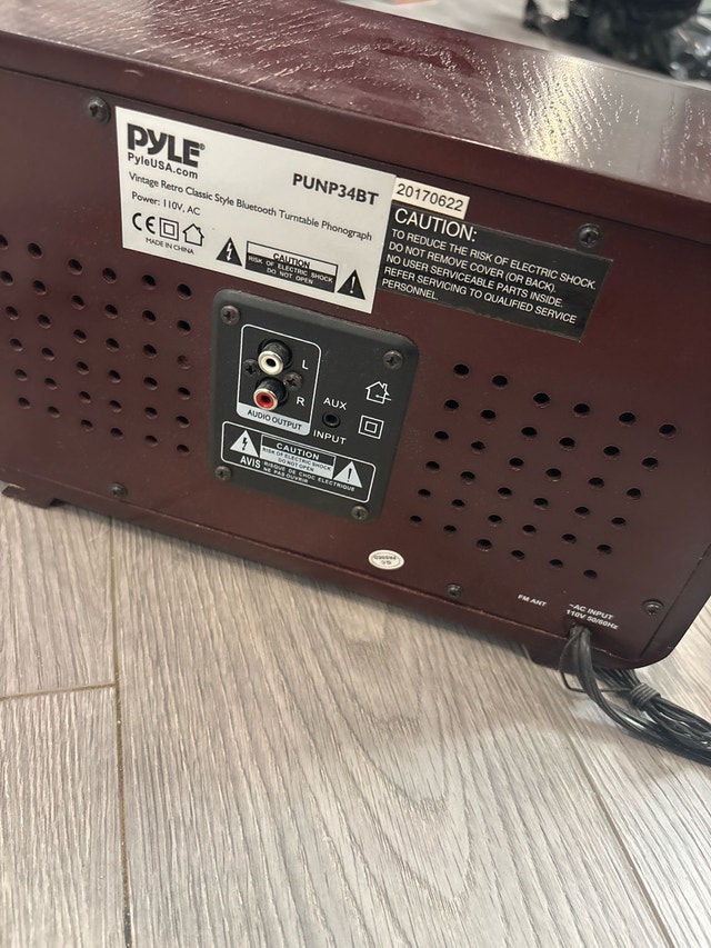 Pyle Vintage Electric Radio - AM/FM/USB - photo 5