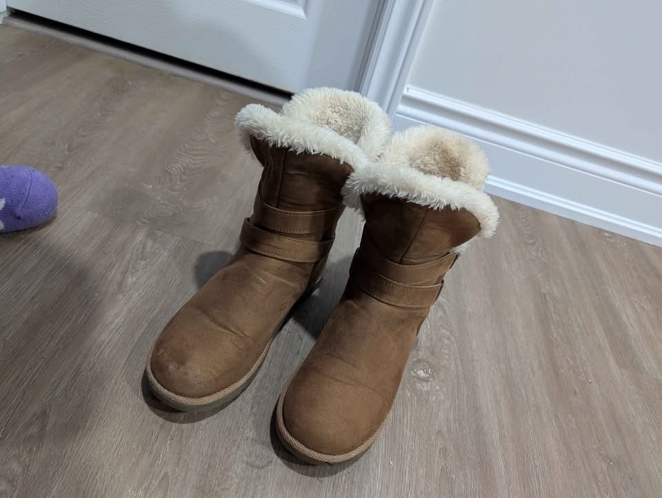Moving sale Women's boot size 9 (make an offer) - photo 4