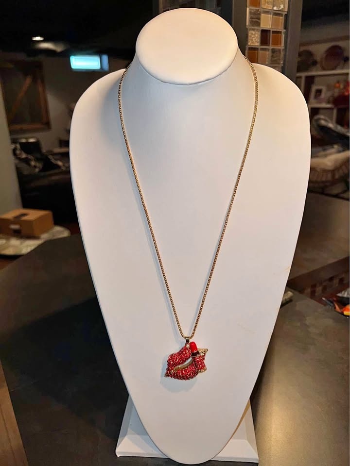 NWOT Lips and Lipstick Necklace