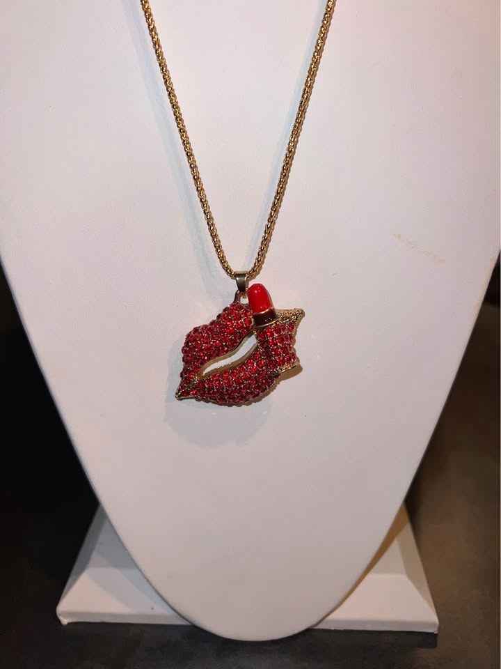 NWOT Lips and Lipstick Necklace - photo 2