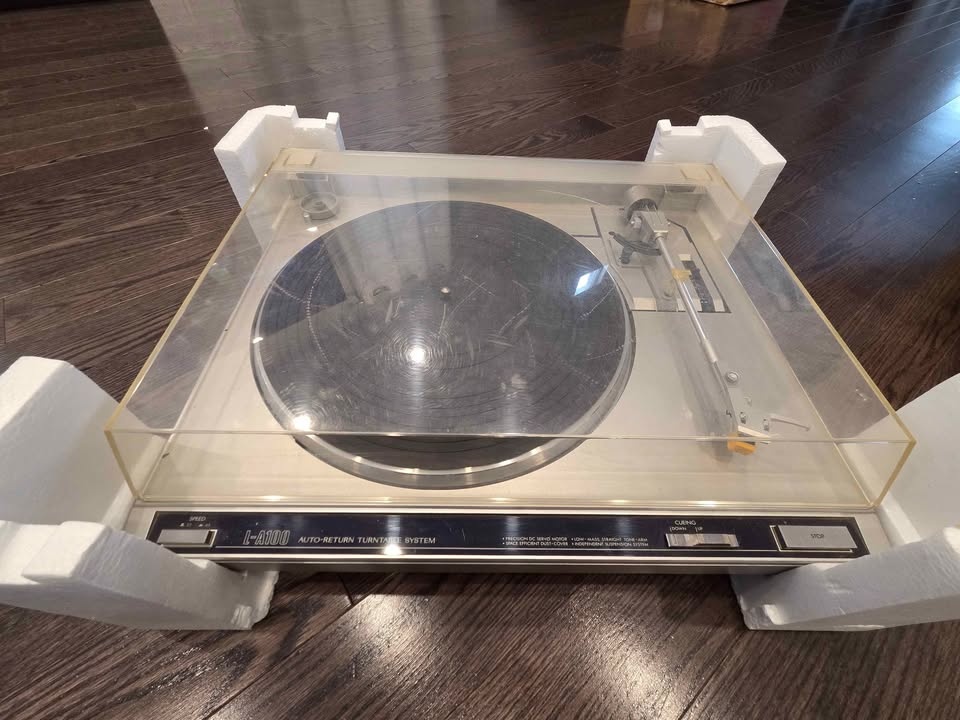 JVC L-A100 TURNTABLE - PREOWNED - photo 2