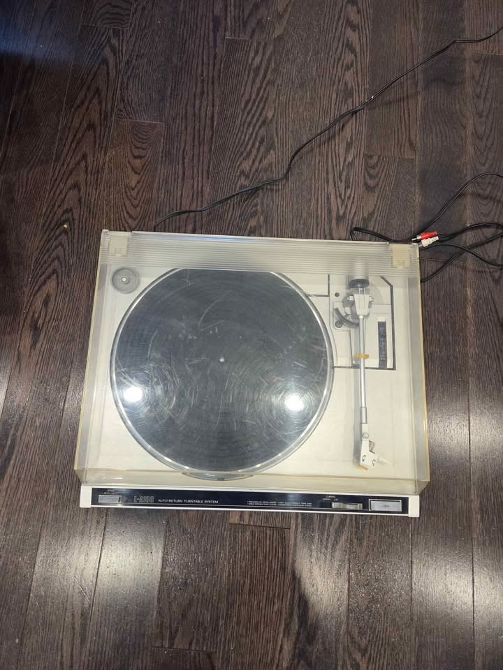 JVC L-A100 TURNTABLE - PREOWNED - photo 5