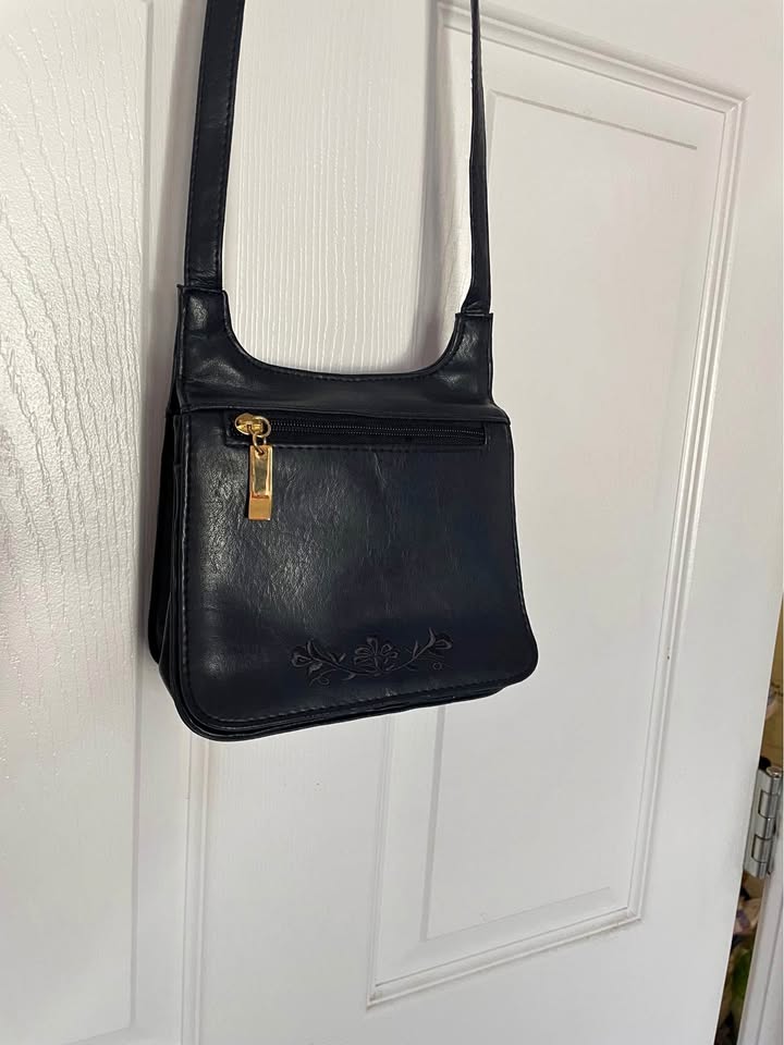 Vintage blue leather shoulder bag