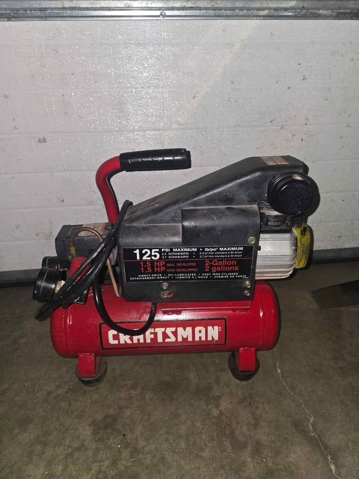 2 Gallon Air Compressor - photo 2