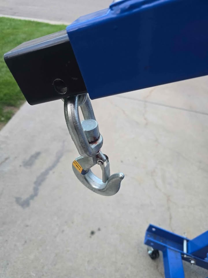 2 ton shop crane ** For Rent ** - photo 3