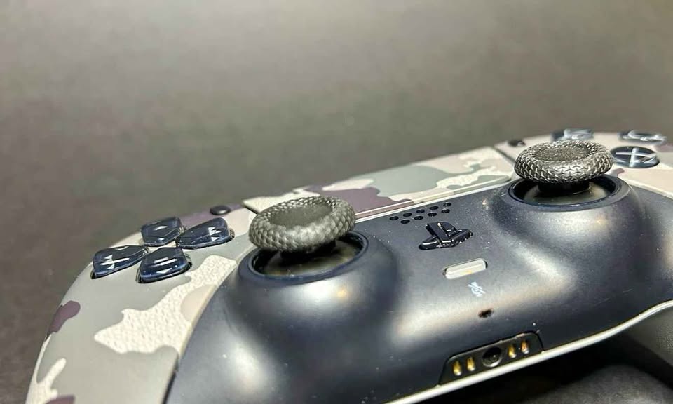 Grey Camo TMR PS5 Controller - photo 2