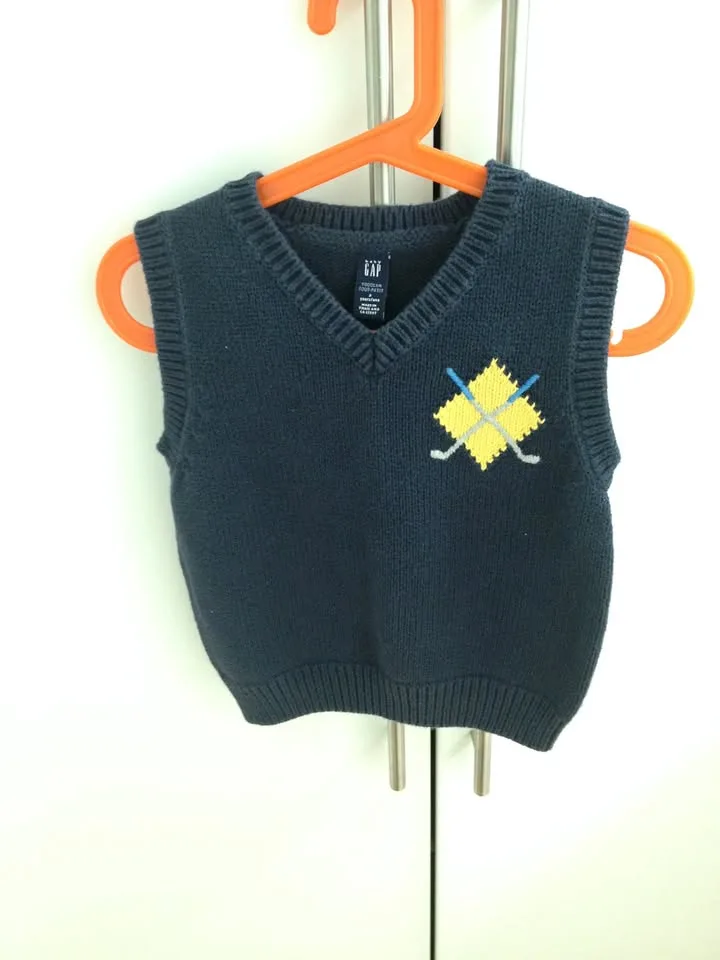 EUC Green Gap Sweater Vest - Size 2T thumbnail