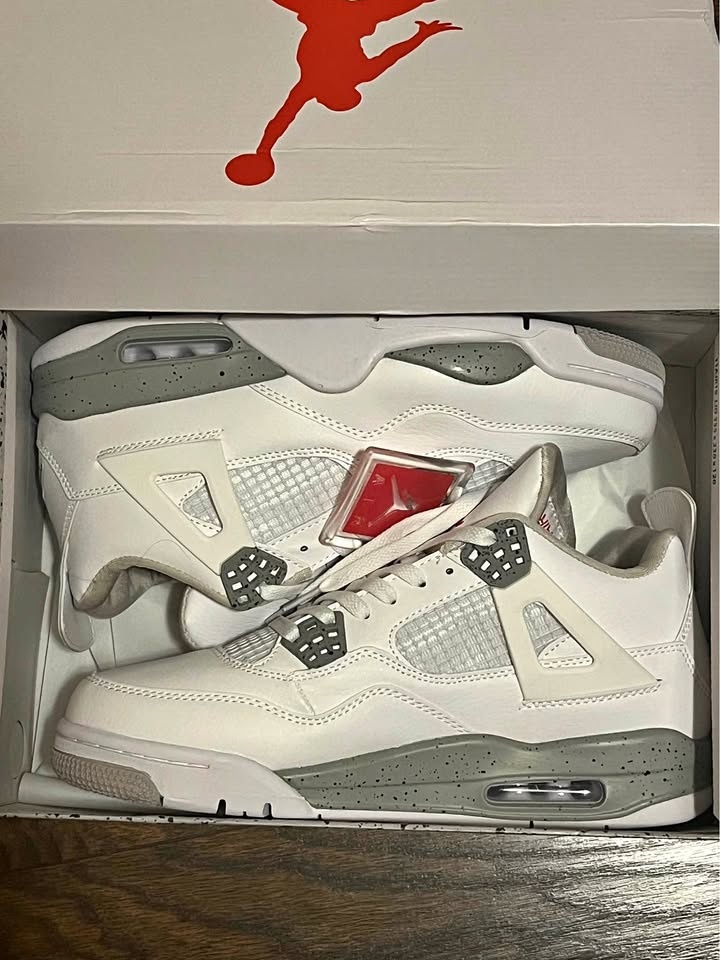 Jordan 4's Oreo Size 10