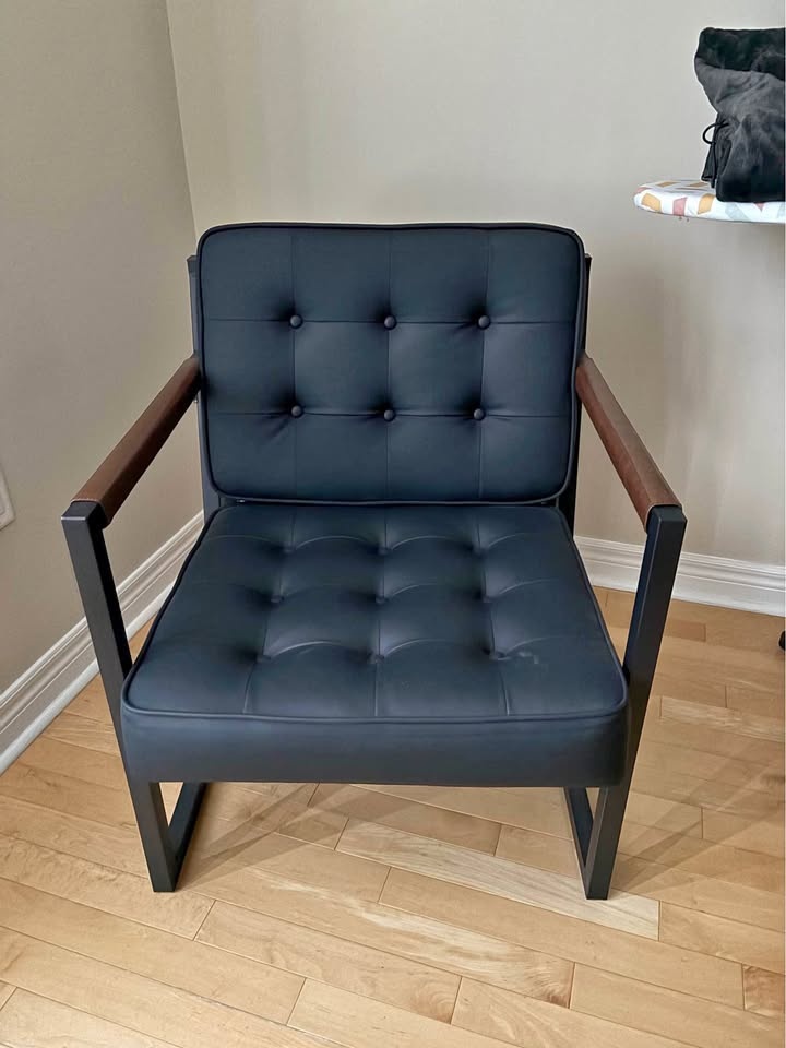 Black Leather Armchair - Assembled (1 Chair)
