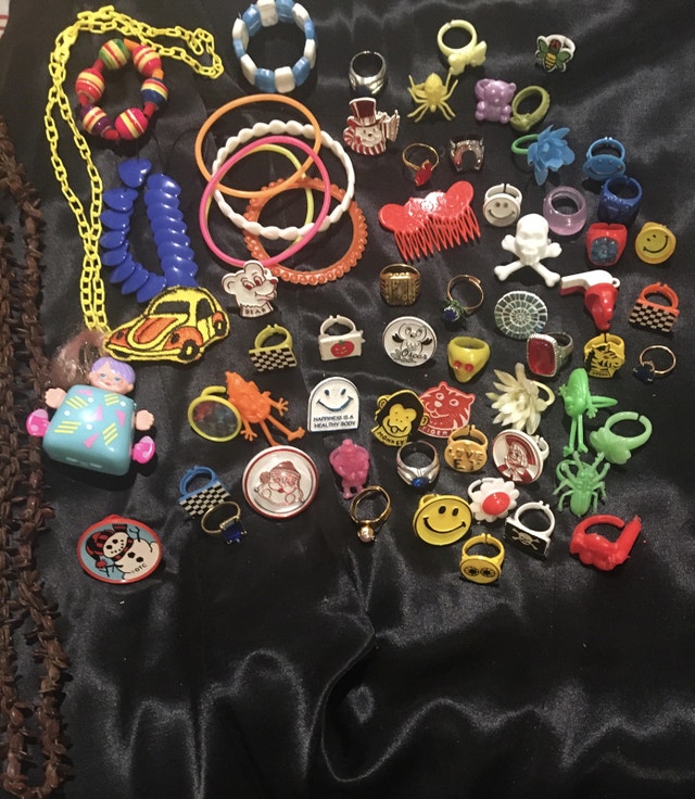 Huge Lot of Vintage Plastic Rings, Bracelets, Necklaces - photo 2
