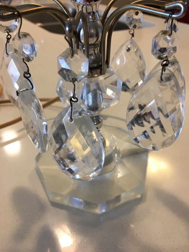 Vintage Crystal Design Table Lamp (Not Working) - photo 3