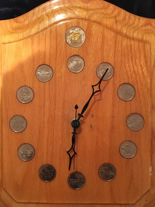 Unique Oak 1999 Canada Coin Clock - photo 2