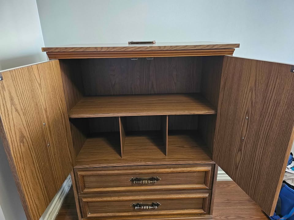 Wooden Wardrobe - photo 3
