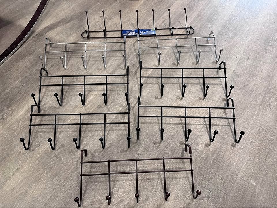 8 Wire Hook Lacks