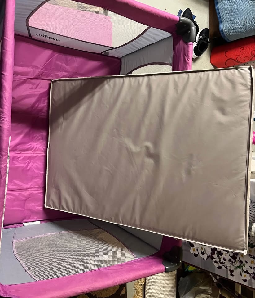 Evenflo Pack and Play with Mattress - photo 2