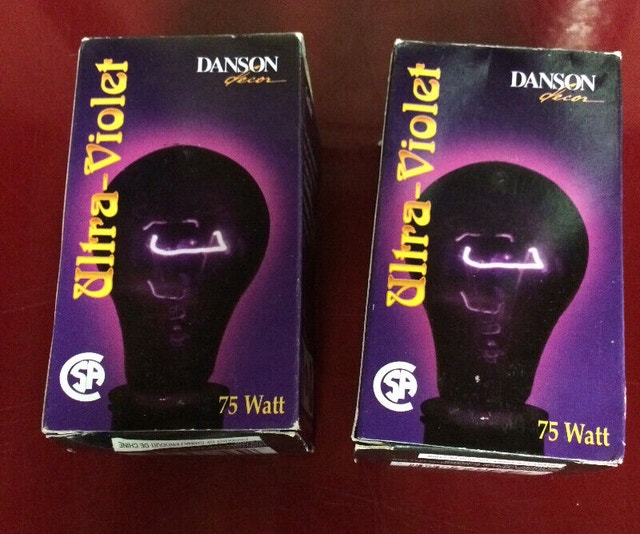 Halloween Black Light Bulbs - New