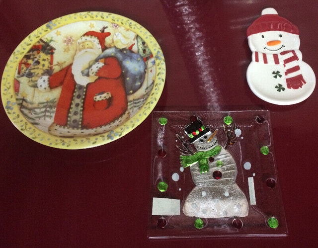 3 Christmas/Winter Plates - Mostly New