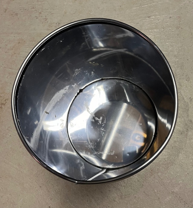 Metal Garbage Can Bathroom Wastebasket With Lid - photo 3