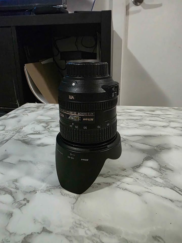 Nikon D7000 DSLR Bundle - Low Shutter Count - photo 3