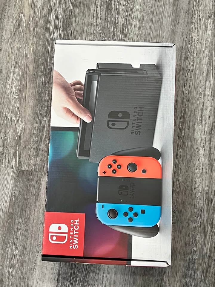 Nintendo Switch – Clean & Tested – Dock + Joy-Cons + extra contr