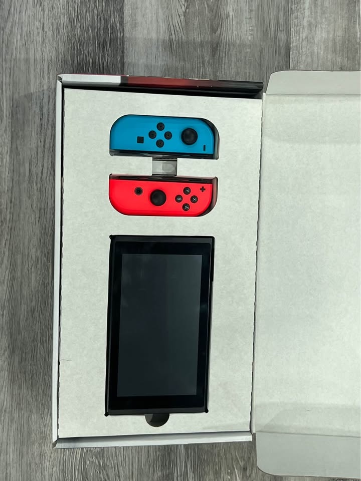 Nintendo Switch – Clean & Tested – Dock + Joy-Cons + extra contr - photo 2