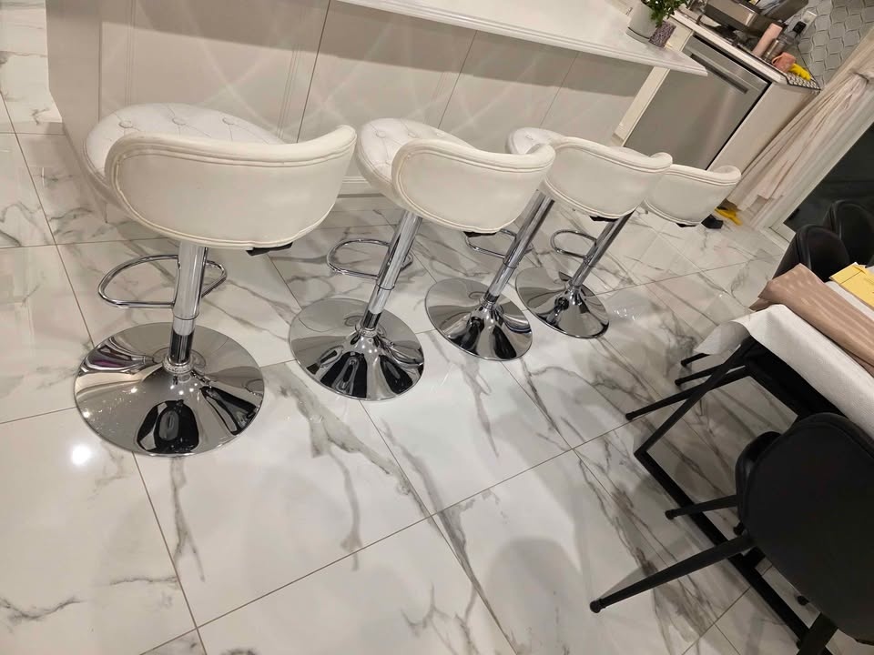 High chairs - photo 2
