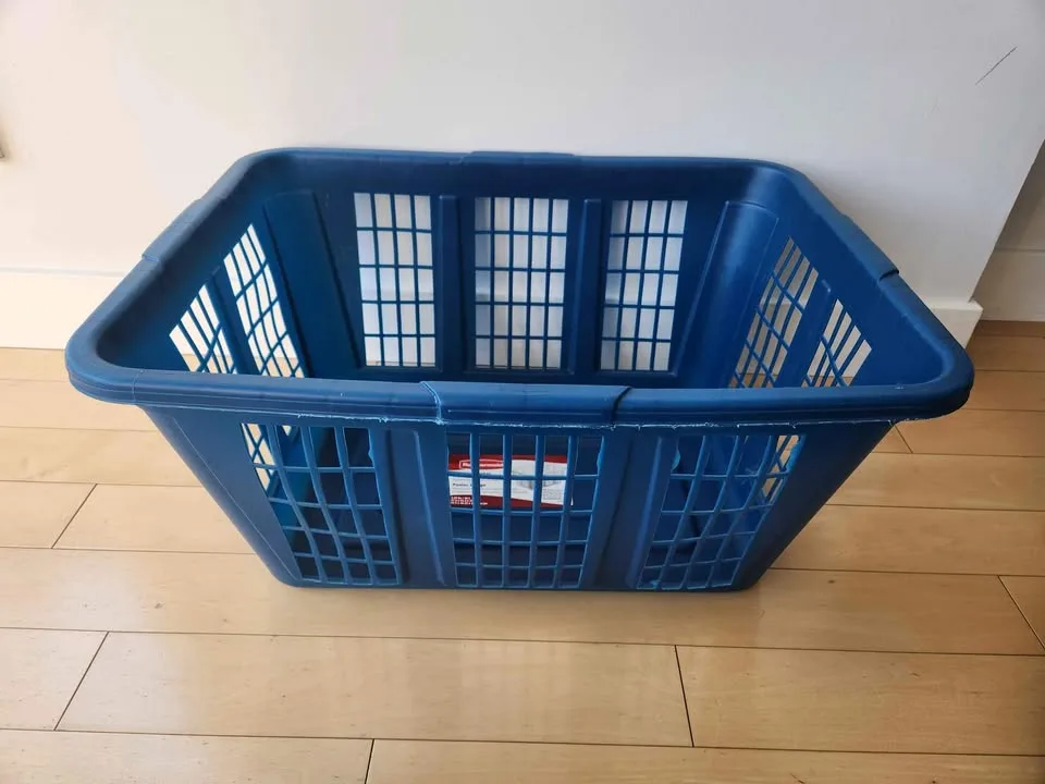 Blue Rubbermaid Laundry Basket 44L thumbnail