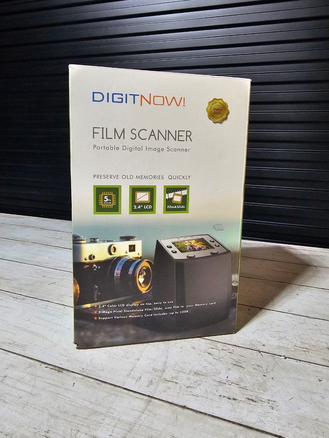 DIGITNOW High Resolution 135 Film/Slide Scanner