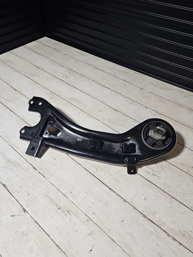 Rear Left Suspension Trailing Arm Kia 2014-2015 & Hyundai 2013- - photo 2