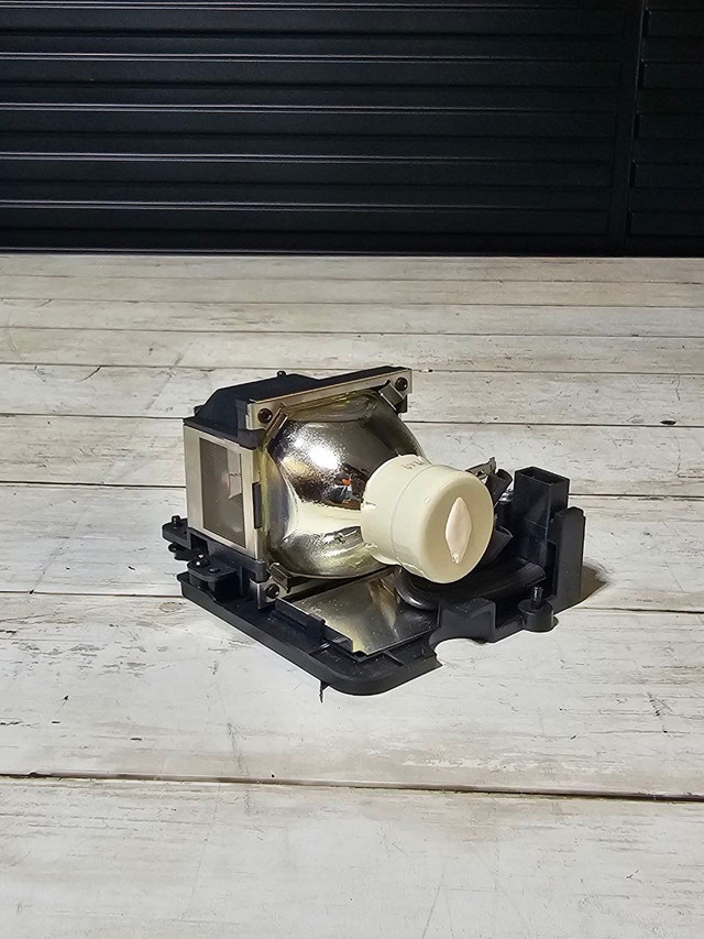 Projector Lamp LMP-D214 with Housing - photo 3
