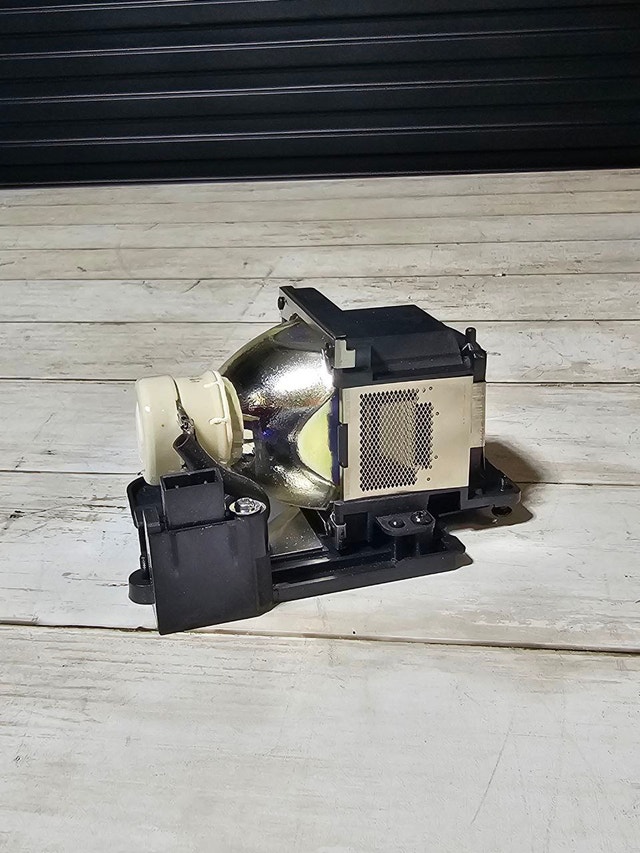 Projector Lamp LMP-D214 with Housing - photo 4