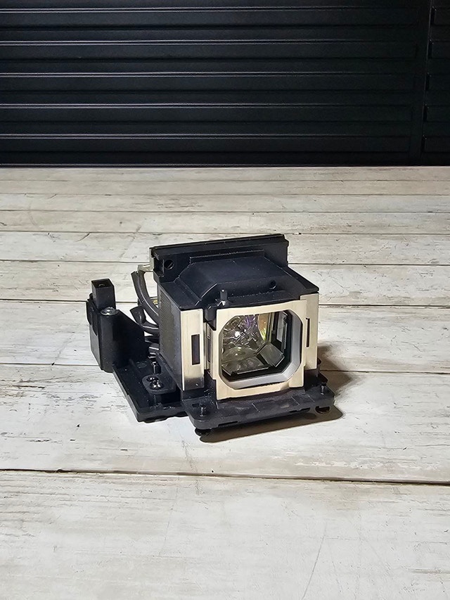 Projector Lamp LMP-D214 with Housing - photo 5
