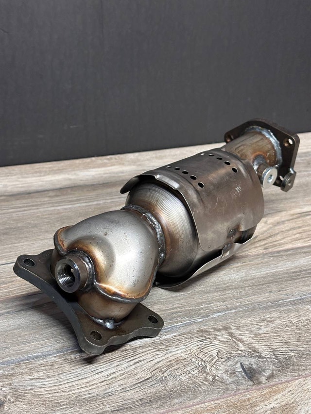 Front Left Catalytic Converter Kit - Honda/Acura