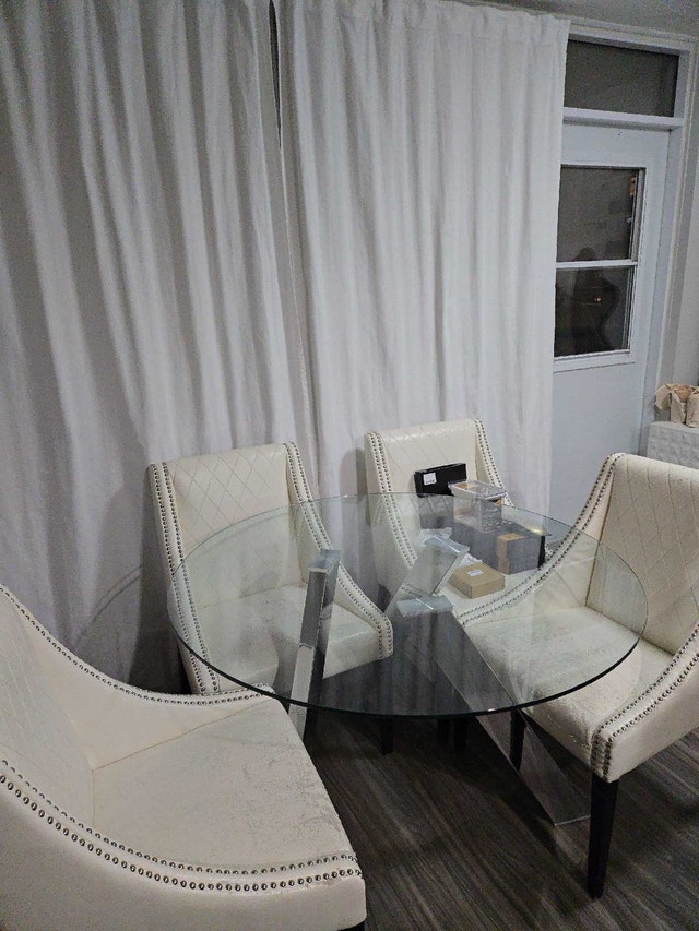 Glass Round Dining Table - photo 5